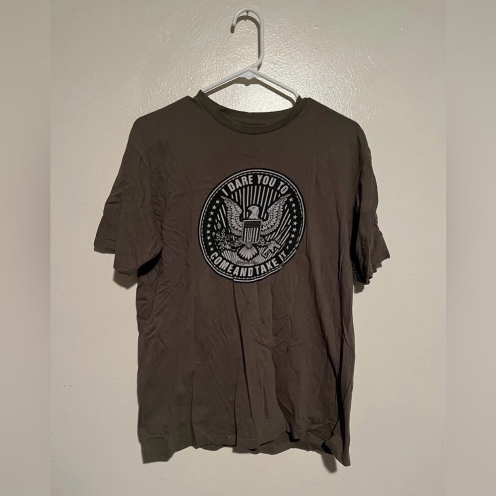 Brothers & Arms Men's Olive Graphic T-Shirt - 'I Dare You To Come And Take It'